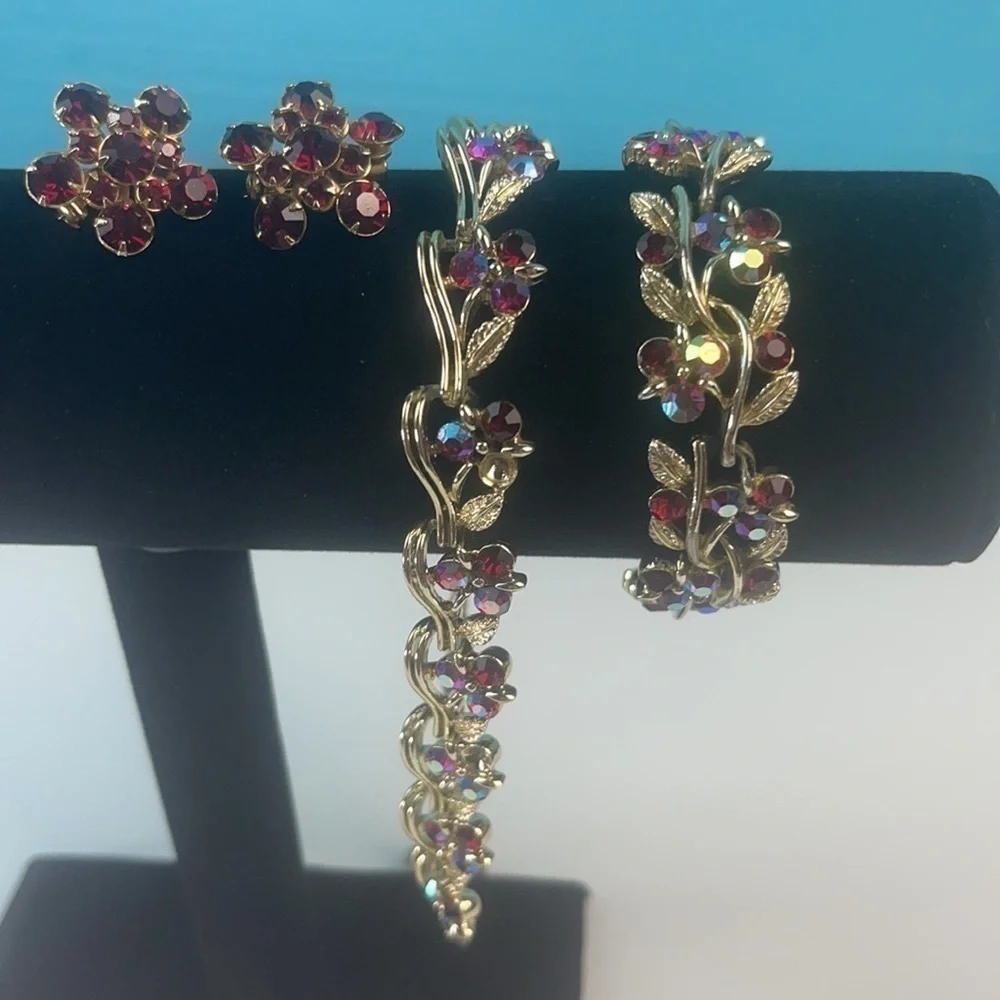 Vintage LISNER Swarovski Ruby Red Crystal Demi Parure Necklace Bracelet Brooch